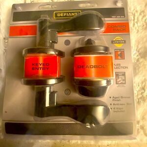 Defiant combo lock, NWT